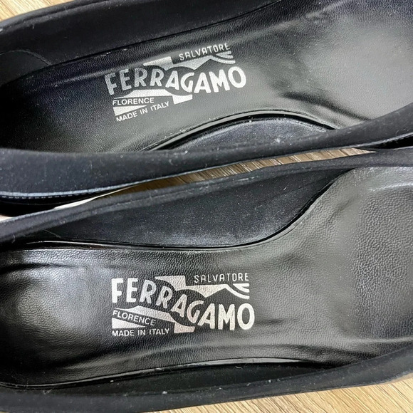 Salvador Ferragamo Patent Leather Heel Size 7.5 B - Picture 9 of 14